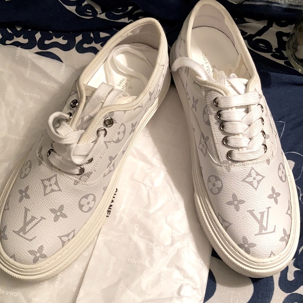 Tennis shoes nice leather